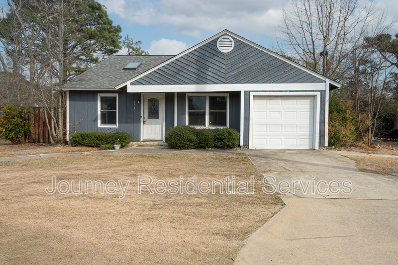 Fayetteville House: 1547 Bingham Drive