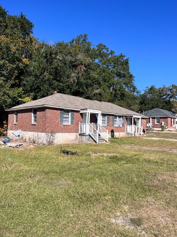 Sumter House: 18 B Dixie Dr