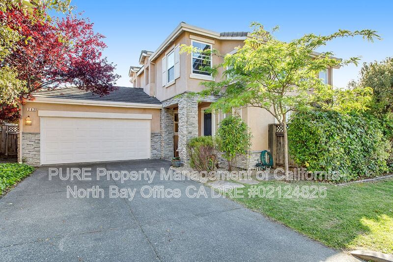 Petaluma House: 262 Windsor Dr