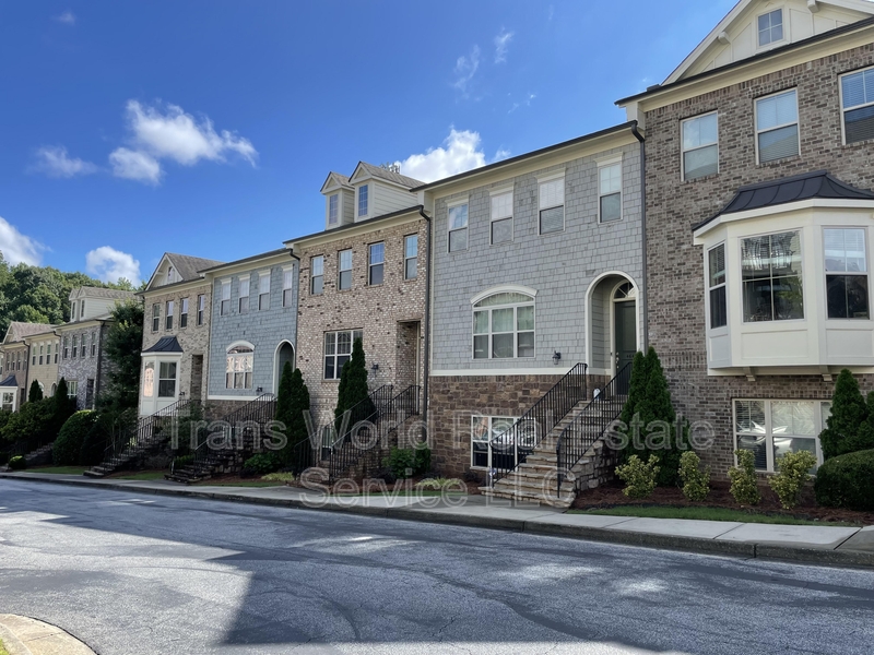 Smyrna Townhome: 4648 Pine Street