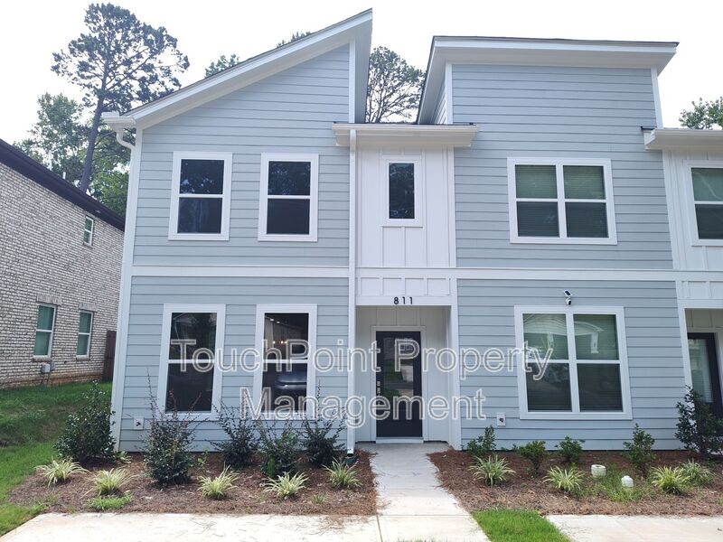 Charlotte Townhome: 811 Justice Avenue