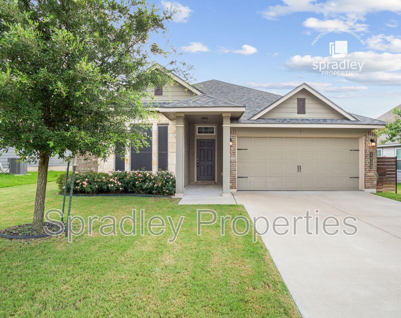 Temple House: 1925 Bayou Wood Ln