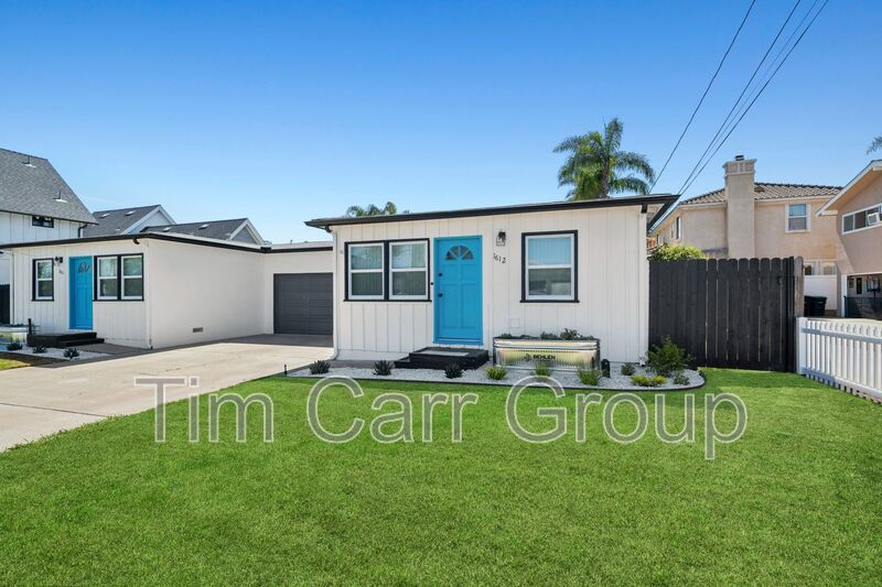 Costa Mesa House: 1612 Orange Ave