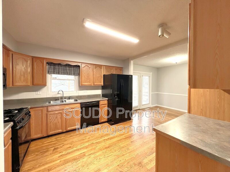 Lees Summit House: 1211 SE 4th Ter