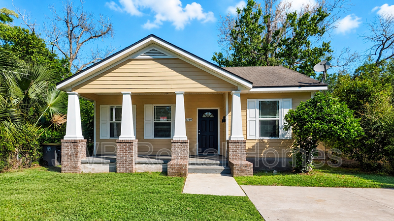 Jacksonville House: 1149 28th St W
