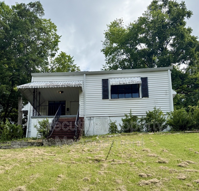 Birmingham House: 761 Vanderbilt Street