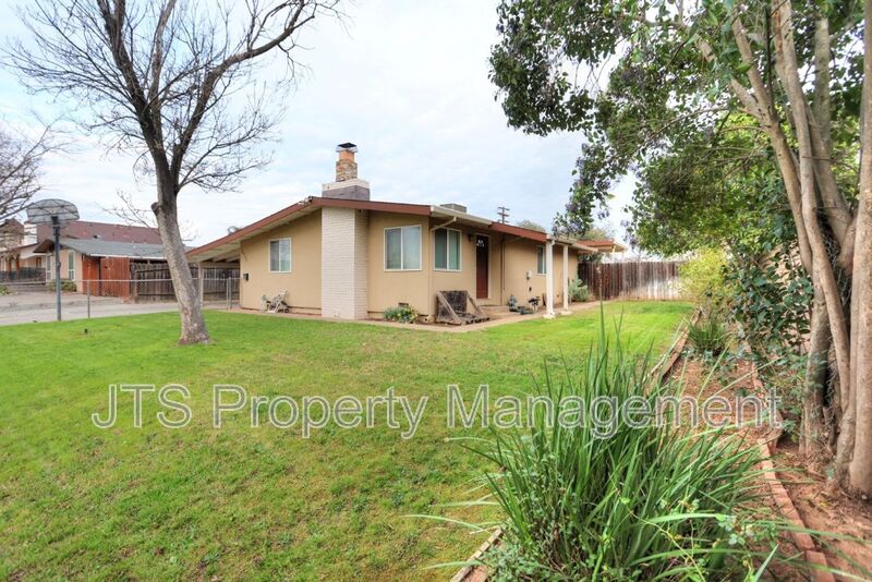 Sacramento House: 2000 Belcot Road