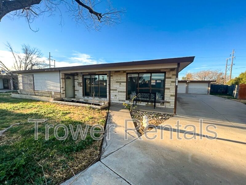 Odessa House: 2413 Windsor