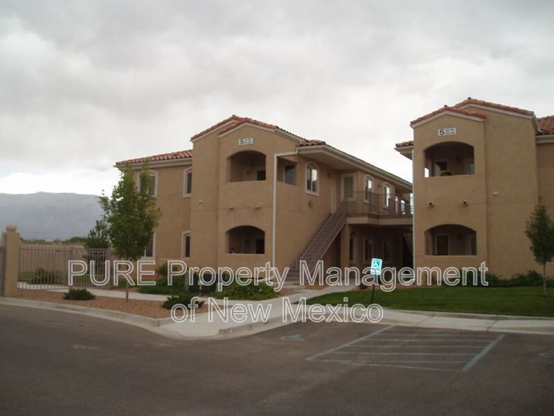 Albuquerque Condo: 6800 Vista Del Norte NE