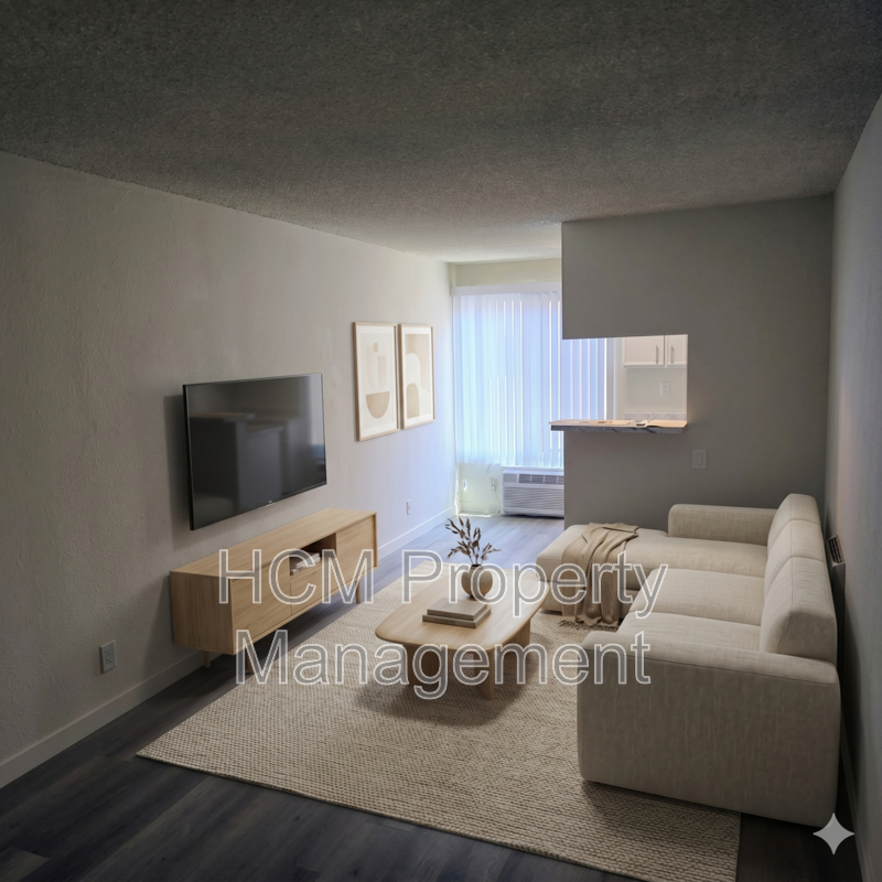 Hollywood House: 11434 Calvert St