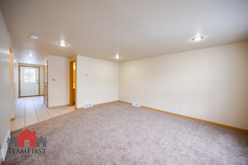 Green Bay House: 2137 S Broadway Ave