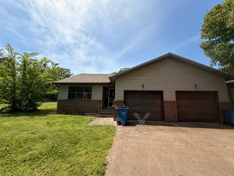 Joplin Condo: 2630-2632 E 2nd St