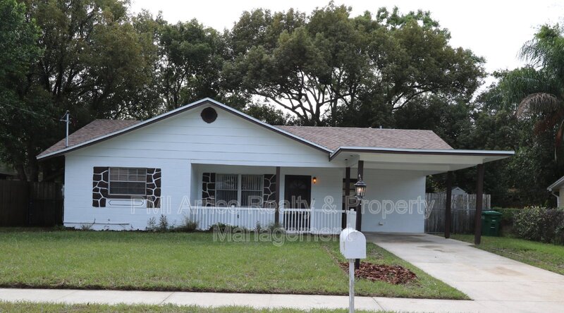 Tampa House: 4109 E 99th Ave