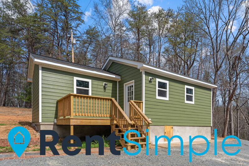 Boston House: 5541 Sperryville Pike