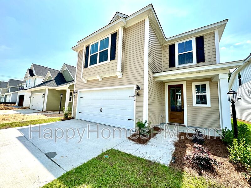 North Charleston House: 8692 Windsor Hill Blvd
