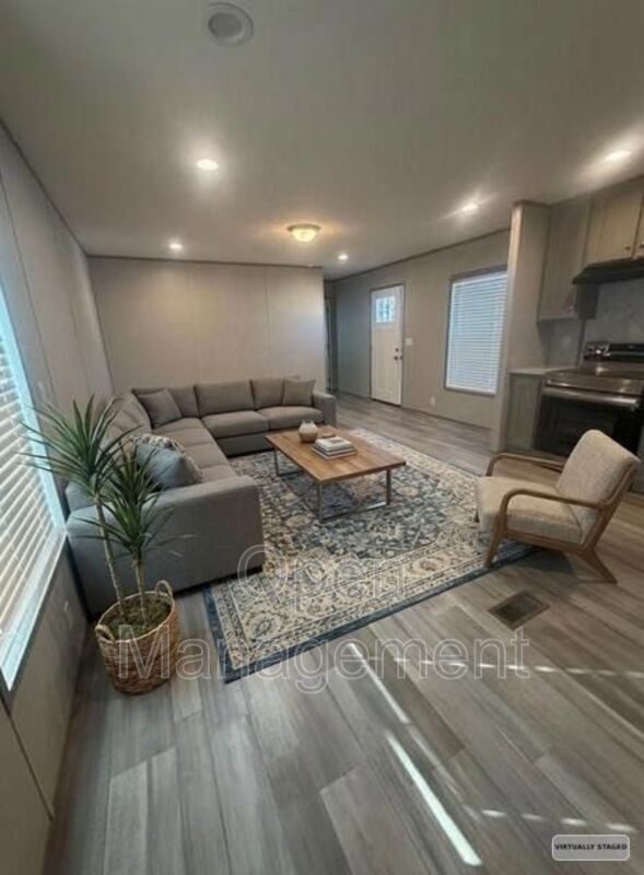 Republic House: 7534 Us-60