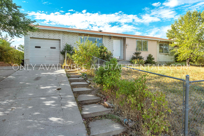 Magna House: 7367 W Jefferson Rd