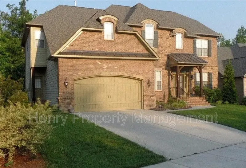 Cary House: 1905 Old London Way