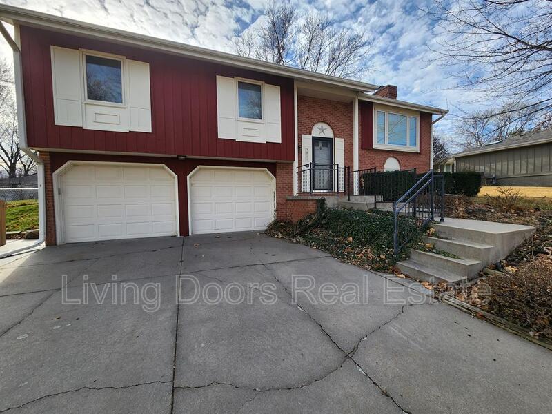 Lincoln House: 7821 Trendwood