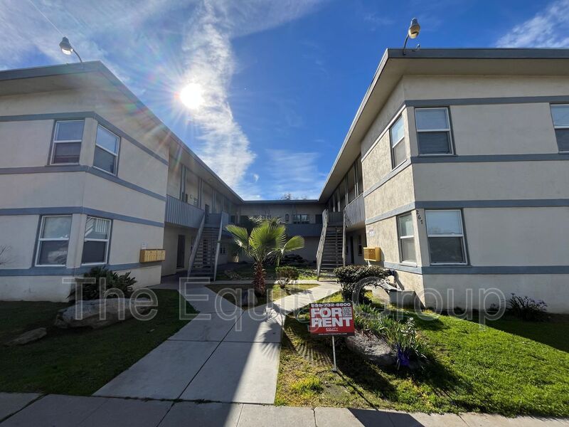 Porterville Condo: 267 W Belleview Ave