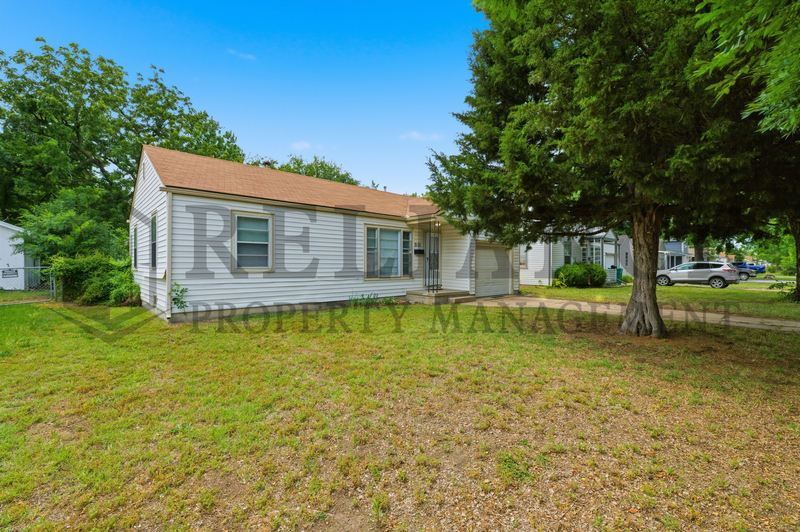 Wichita House: 2151 S Green St