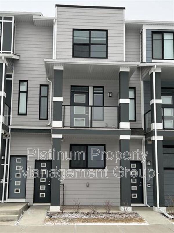 Calgary House: 128 Seton Passage Southeast