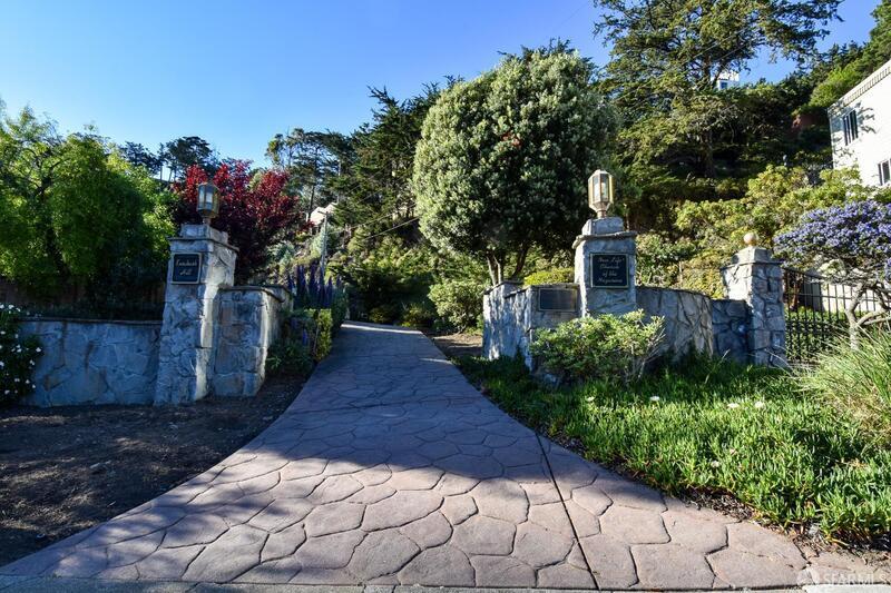 San Francisco Condo: 127 Knockash Hill