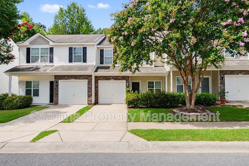 Charlotte House: 13983 Singleleaf Ln