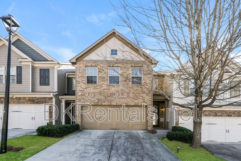 Norcross House: 6685 Story CIrcle