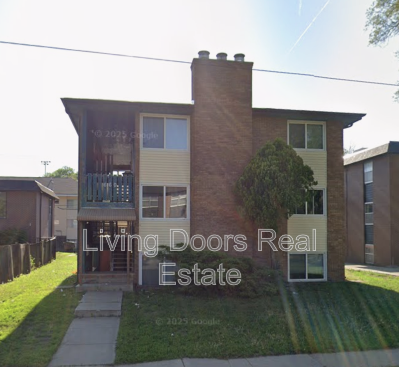 Lincoln Condo: 660 S 20th St # 4