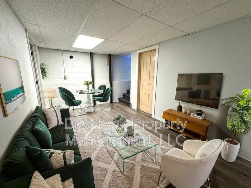 Fargo Condo: 611 9th Avenue North - 1