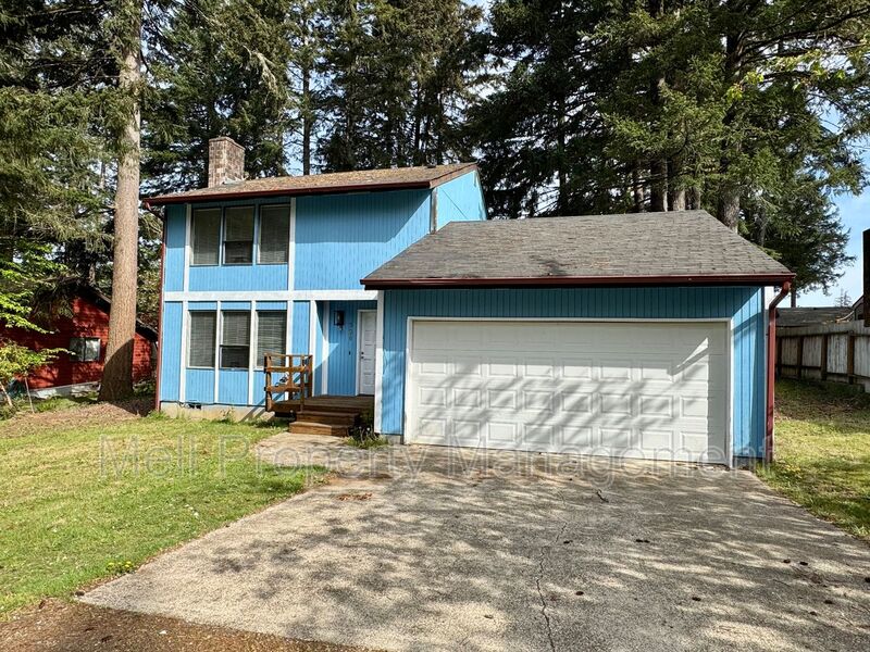 Shelton House: 526 Holly Lane