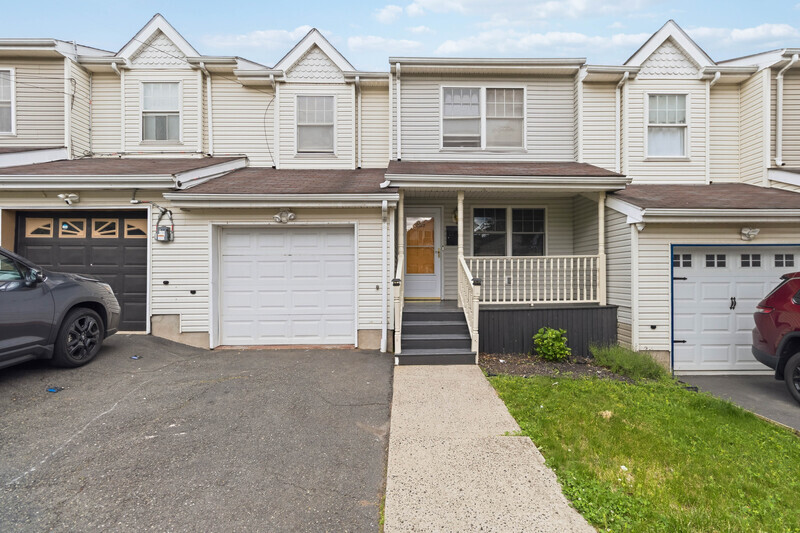 Newark House: 289 Muhammad Ali Avenue