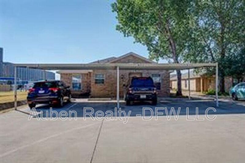 Saginaw Condo: 121 Cambridge Drive