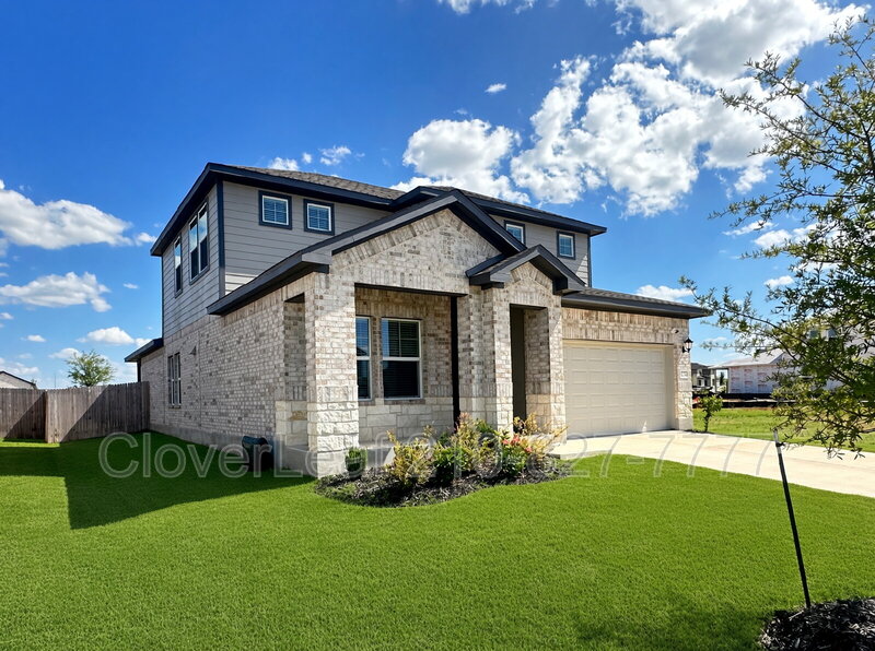 Schertz House: 12726 Horizon Crest
