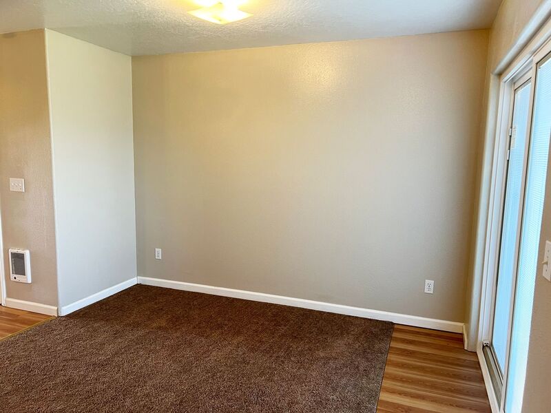 Photo 13 of rental home at 782 North Cloverleaf Loop