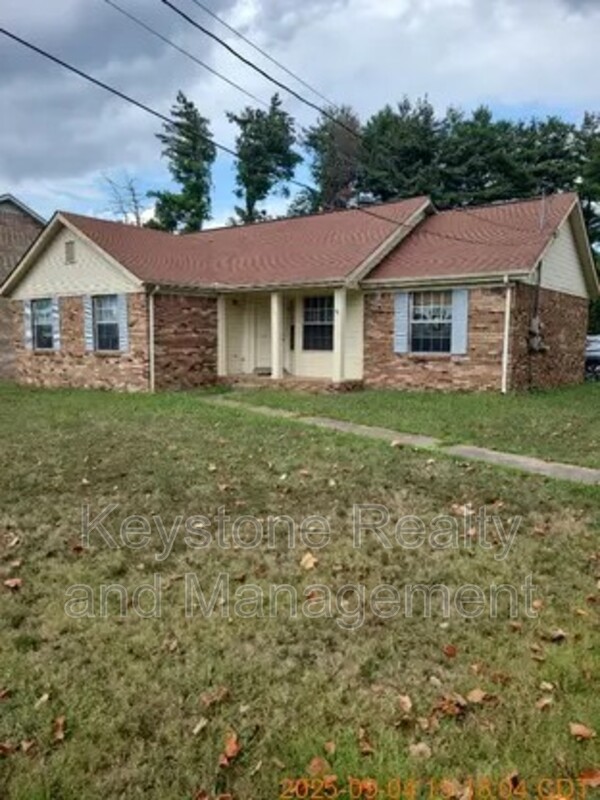Clarksville House: 717 Peachers Mill Road