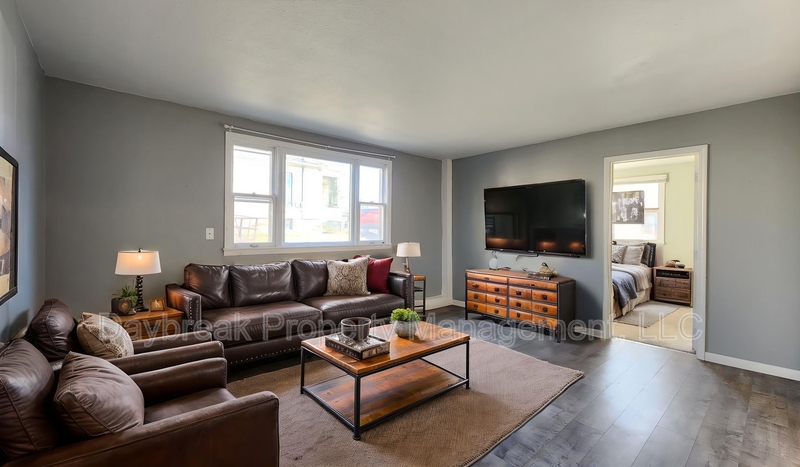 Fargo Condo: 811 7th Ave N #2