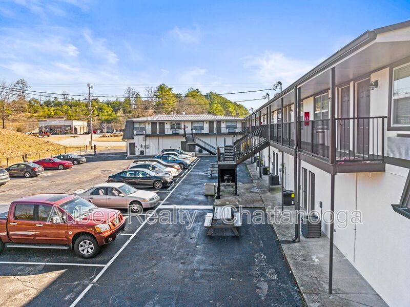 Hixson Condo: 5519 HIGHWAY 153