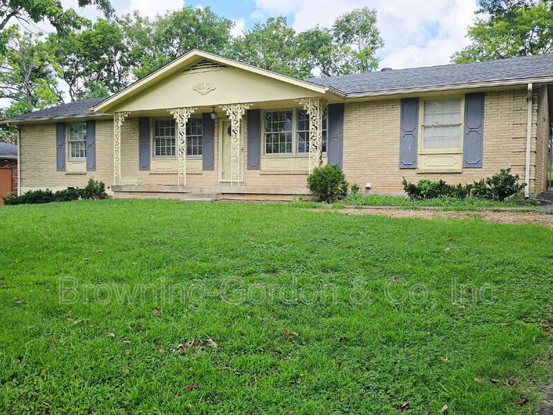 Nashville House: 6468 Thunderbird Drive