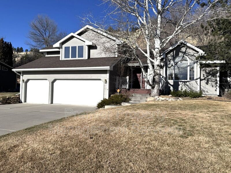 Billings House: 4041 Pine Cove Rd