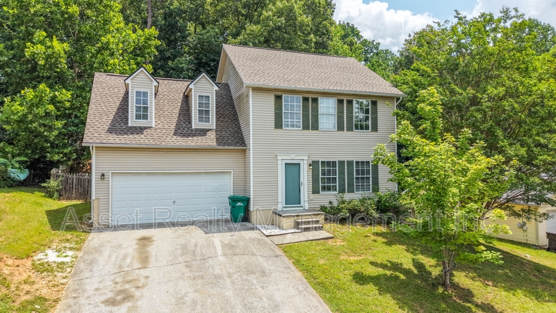 Powell House: 8212 Tangle Grove Lane