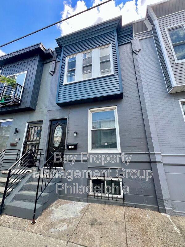 Philadelphia House: 124 E Wishart St
