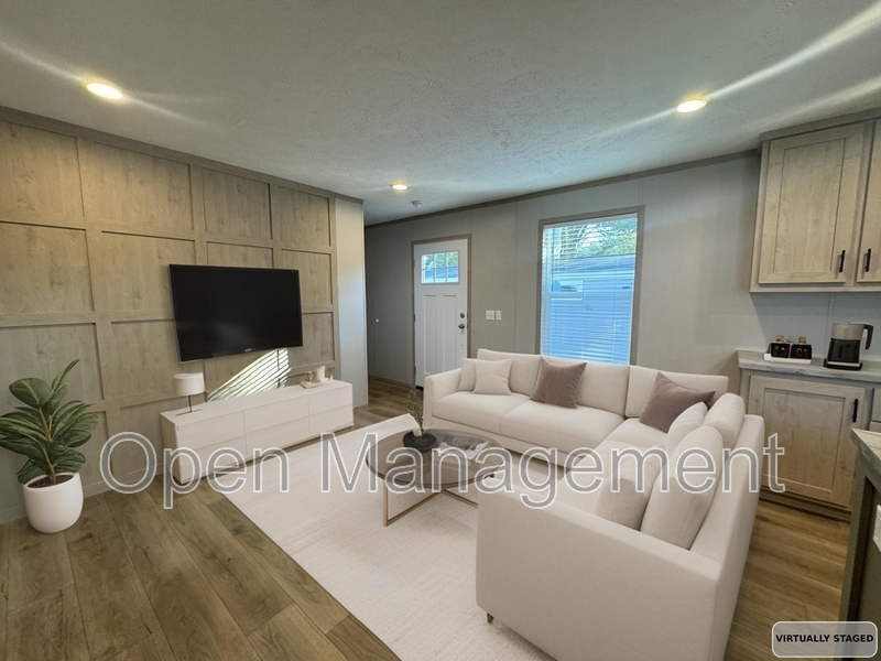 Kansas City House: 8701 NE 107th Pl