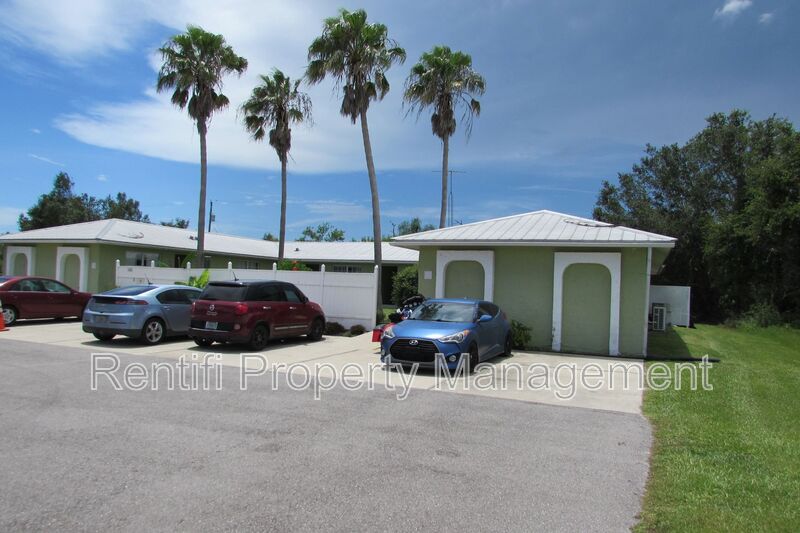 Punta Gorda Condo: 305 Duncan Rd.