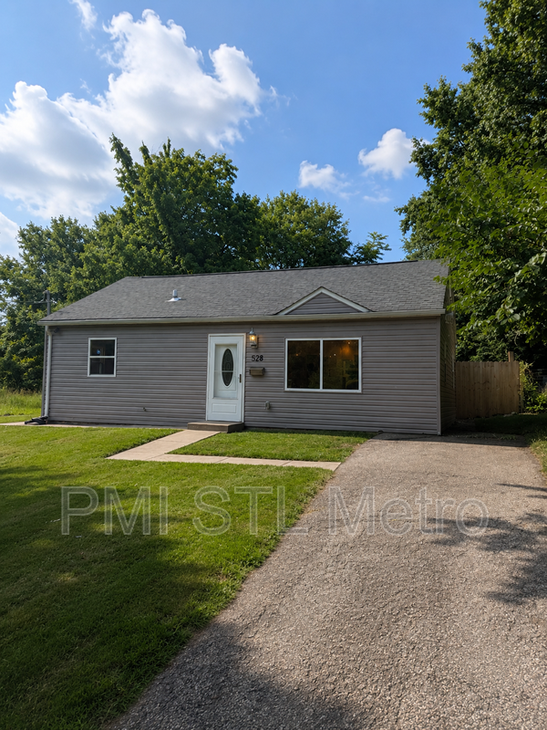 Ferguson House: 528 Royal Avenue