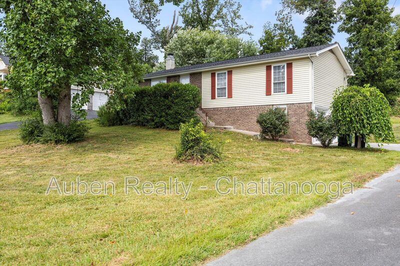 Ooltewah House: 4015 Shady Oak Drive