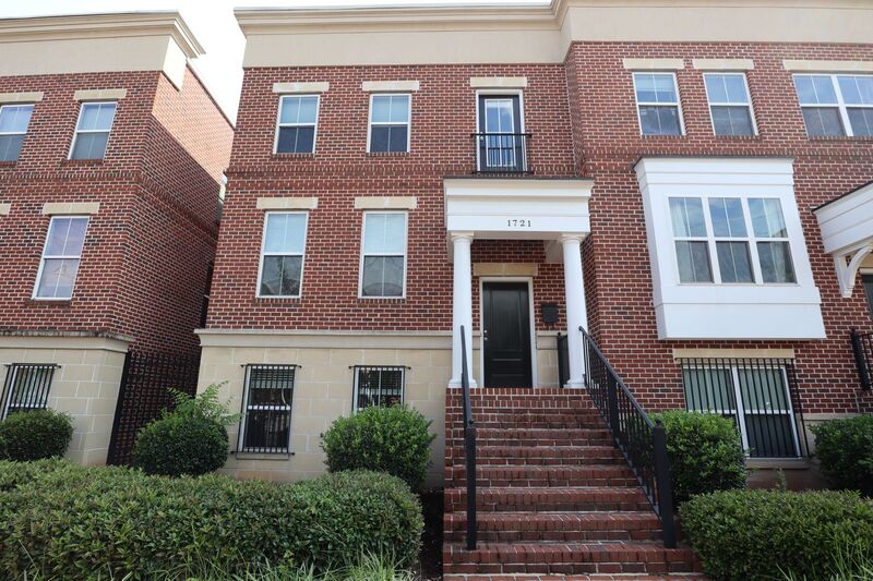 Richmond Townhome: 1721 W Cary St