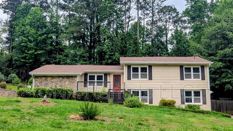 Marietta House: 3290 Forest Creek Dr