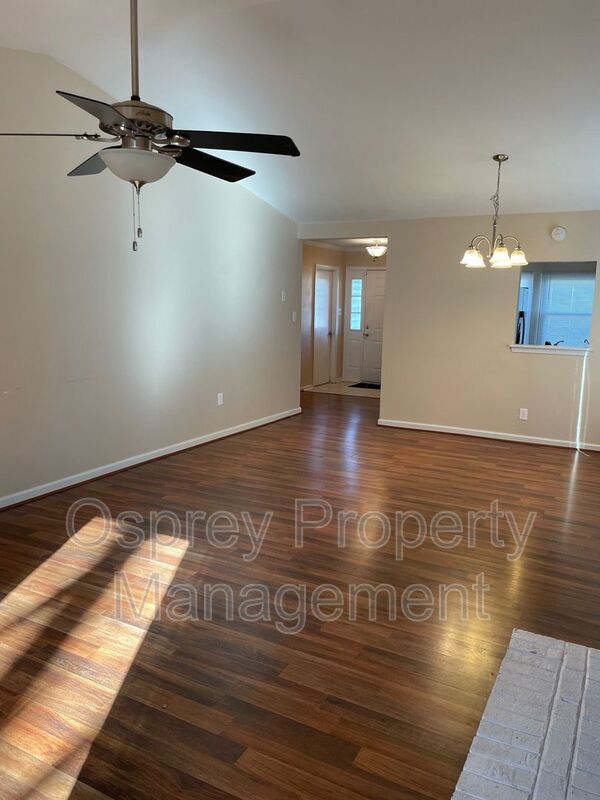 Charming 3-Bedroom Home with Garage in Virginia Beach - Photo 6